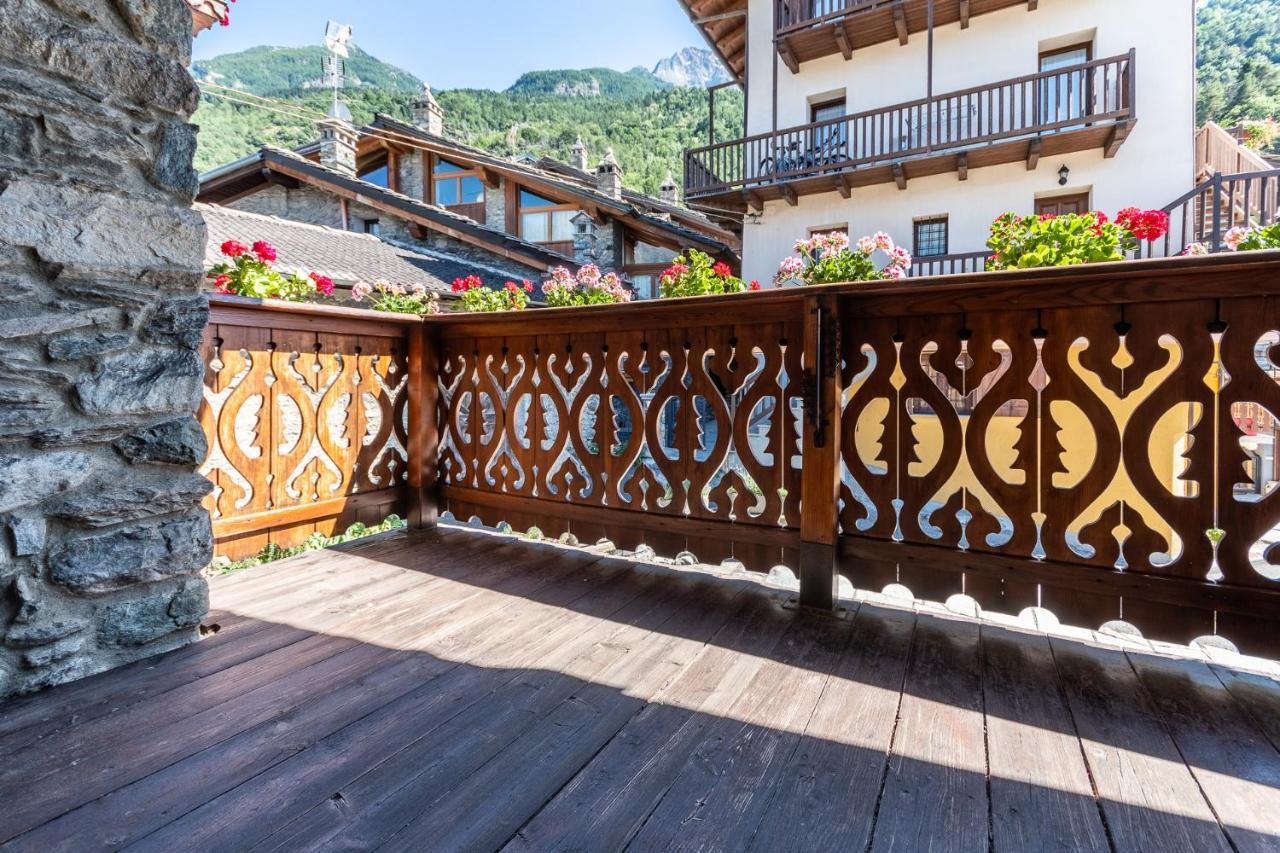 L'Atelier Du Temps - Woodstone Villa Aosta Exterior photo